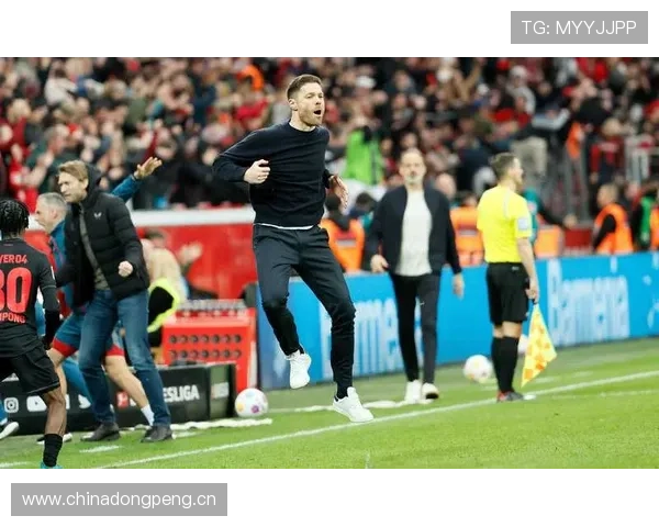 勒沃库森持续提升,豪取联赛三连胜,强势登顶德甲积分榜 勒沃库森持续提升,豪取联赛三连胜,强势登顶德甲积分榜