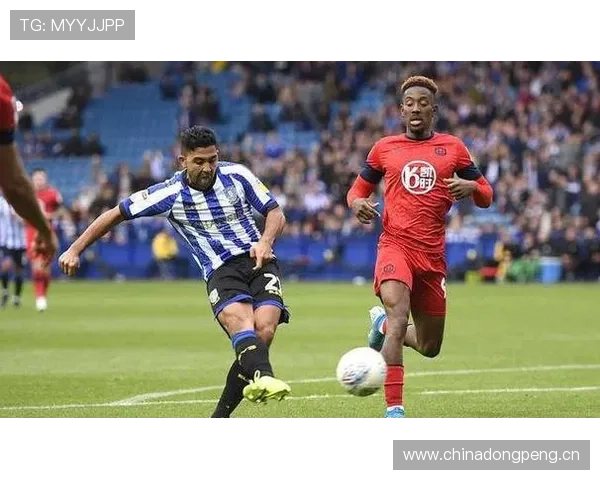 足球球员近期进球效率提升，状态回暖表现稳健