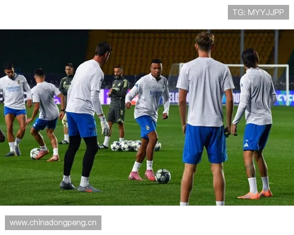 皇马更衣室权力重新分配,对球队赛季表现稳定性形成影响 皇马更衣室权力重新分配,对球队赛季表现稳定性形成影响