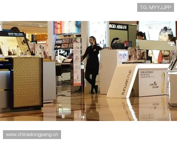 施洋训练完直接去奢侈品店刷卡，柜姐以为他是陪练的